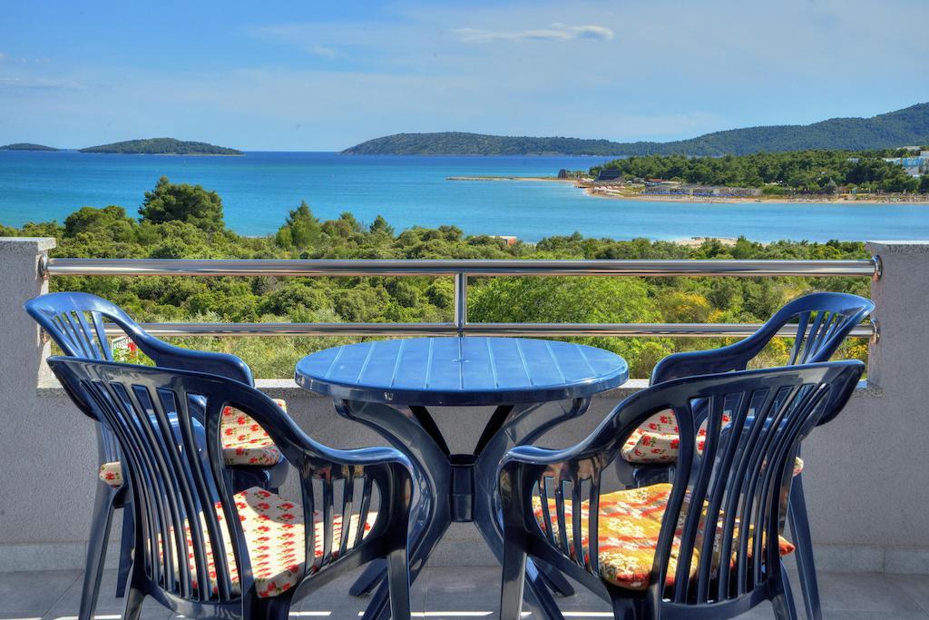 Apartments Peran Šibenik Quarto foto